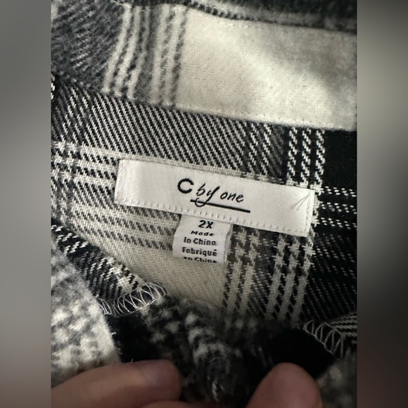 Boutique flannel jacket size 2X - Picture 2 of 3